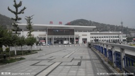 吕梁火车站