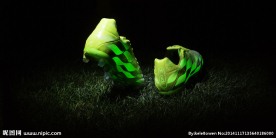 ADIDAS 足球鞋