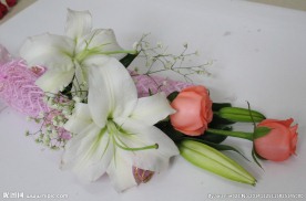 百合玫瑰花束