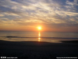 沙滩朝阳