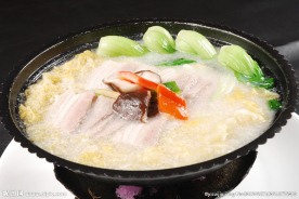 酸菜炖五花肉
