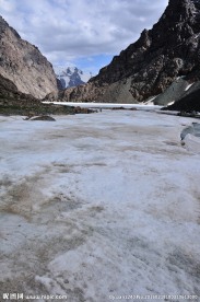 新疆雪山