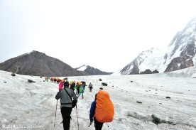 新疆雪山徒步