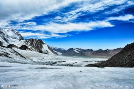 新疆雪山