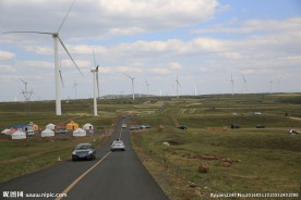 草原天路大风车
