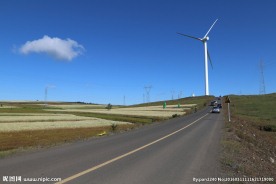 草原天路风车