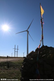 草原天路大风车