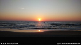 夕阳海边