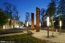 学校建筑夜景