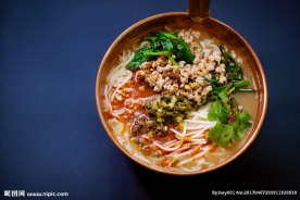 汤面条猪肉青菜