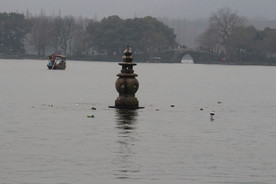 三潭映月