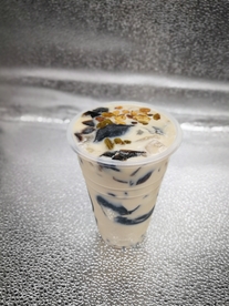 烧仙草奶茶图片