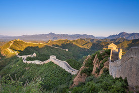 清晨的金山岭长城