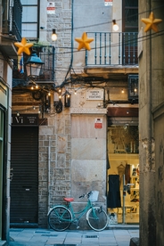 胡同口的自行车