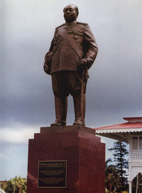 将军雕塑