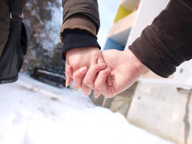 握手牵手礼仪沟通行为图片