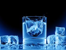 冰块可乐汽水冰饮图片