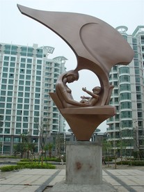母与子雕塑