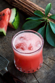 西瓜西瓜汁饮料图片