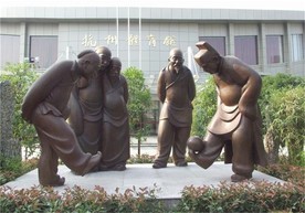 蹴鞠雕塑