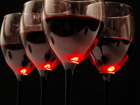 酒杯酒瓶水杯图片