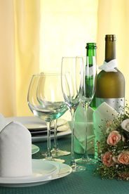 酒杯酒瓶水杯图片