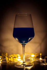 酒杯酒瓶水杯图片