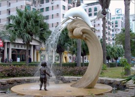 海豚雕塑