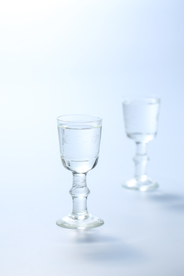 酒杯酒瓶水杯图片