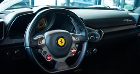 方向盘仪表盘高清图片