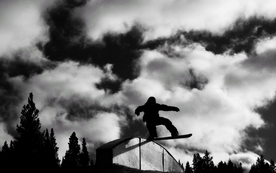 滑雪运动滑雪板图片