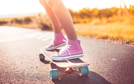 滑板休闲运动图片