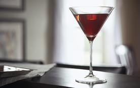 酒杯酒瓶水杯图片