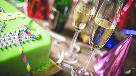 酒杯酒瓶水杯图片