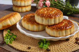 月饼中秋礼盒点心图片