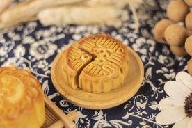 月饼中秋礼盒点心图片