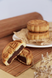 月饼中秋礼盒点心图片