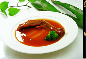 鲍汁扣鹅掌
