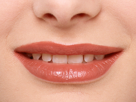 嘴唇接吻唇角口红图片