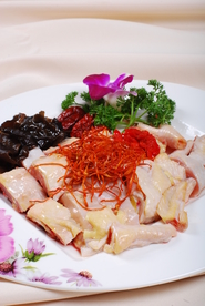 虫草花蒸云耳贵妃鸡