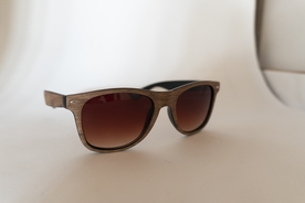 眼镜太阳镜近视镜老花镜图片