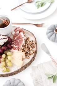 高级西餐厅西式水果沙拉摆盘桌布