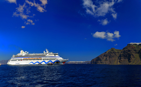 希腊圣托里菲拉小镇全景照片