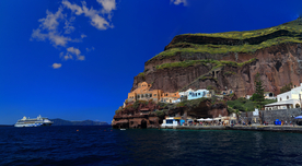 希腊圣托里菲拉小镇全景照片