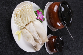 野生菌煲汤