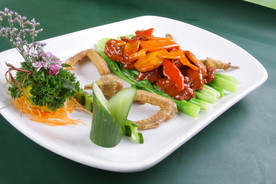 鲜松耳菌煲乳鸽