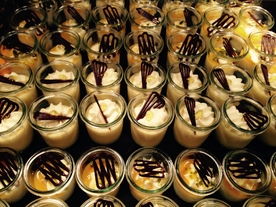 美味布丁甜品图片