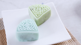 月饼中秋礼盒点心图片