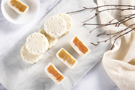 月饼中秋礼盒点心图片