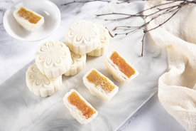 月饼中秋礼盒点心图片